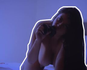 model rsellamb squirts more toy in the ass