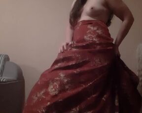 Вылизывают под платьем мою киску и попку. Бурный оргазм - lesbian_illusion