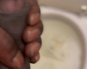 Took a Piss and couldn’t resist masturbating! *moaning*