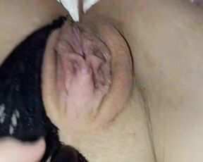 Rub my pussy with me